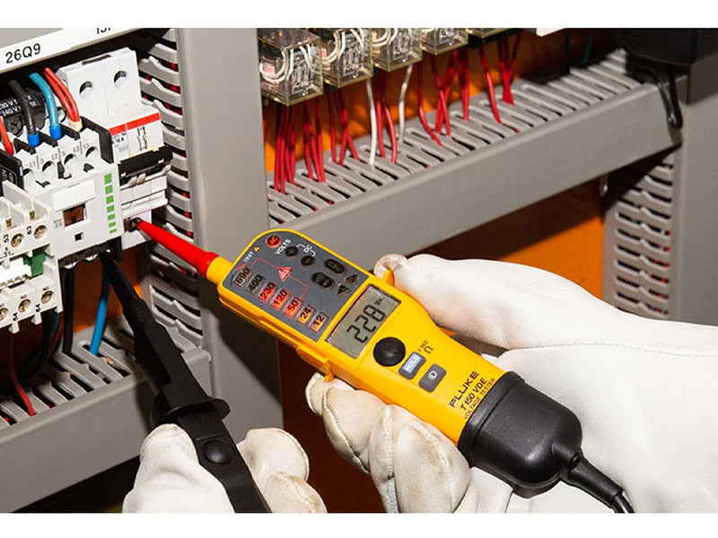 Fluke T150 LCD Voltage And Continuity Tester 690V