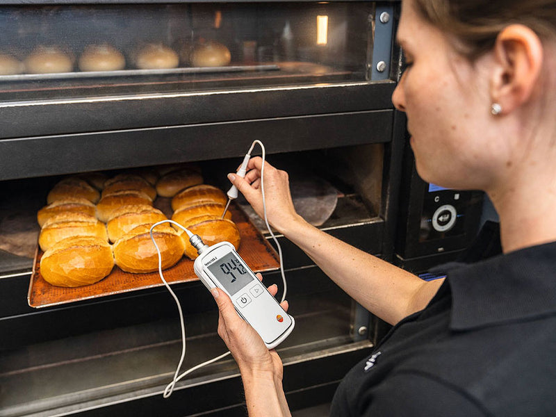 Testo Digital Food Thermometer With Lockable Probe 108-2